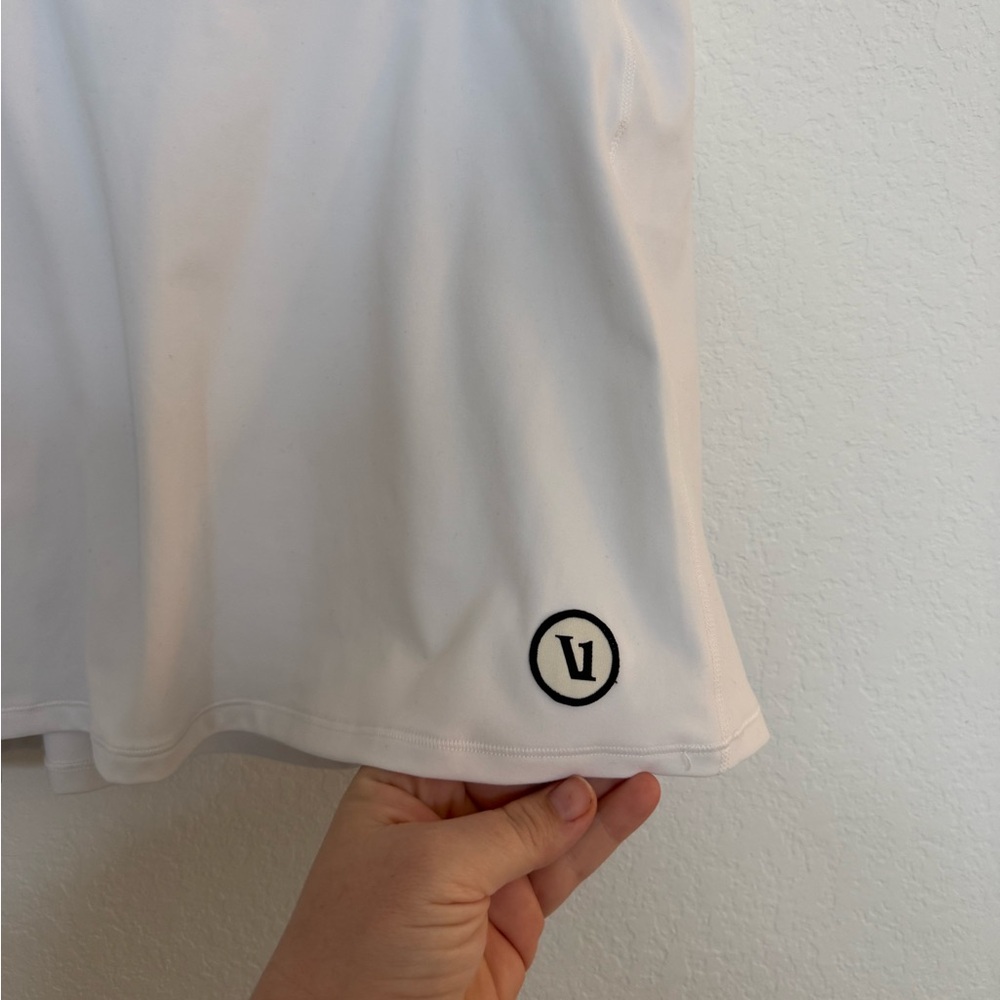 Vuori White Valley Tennis Skirt Size Medium in White - Picture 3 of 7